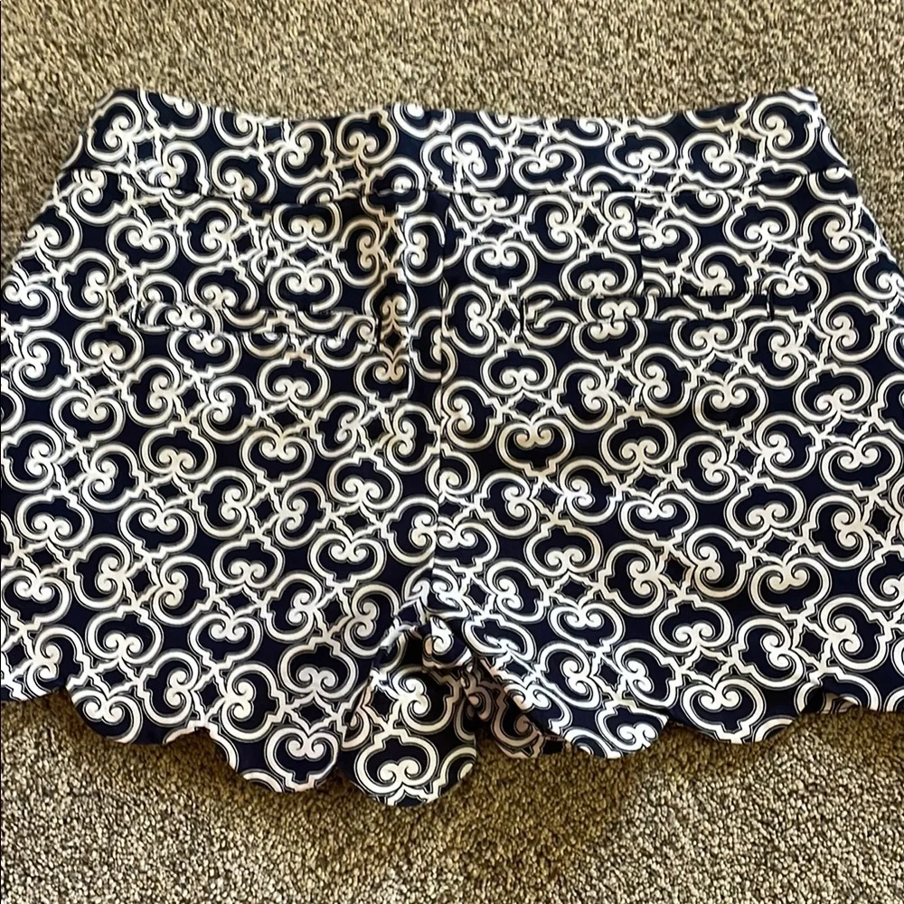 Crown and ivy navy and White Bermuda Shorts Geometric Pattern scalloped hem 6 - Picture 4 of 4